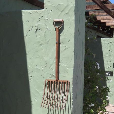 Die Windpomp Gastehuis Beaufort West Exterior photo