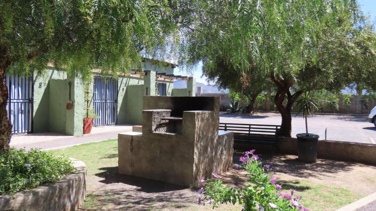Die Windpomp Gastehuis Beaufort West Exterior photo